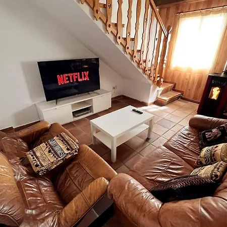 Apartamento, Ideal Grupos, Aparcamiento En La Puerta Y Con Impresionantes Vistas